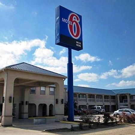 Motel 6 Seguin Tx Exterior photo