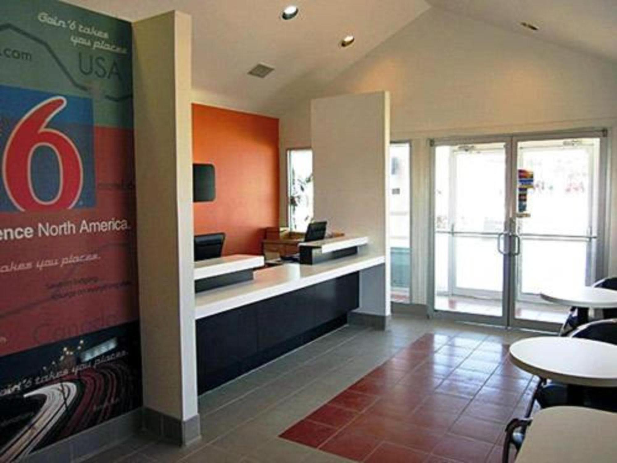 Motel 6 Seguin Tx Exterior photo