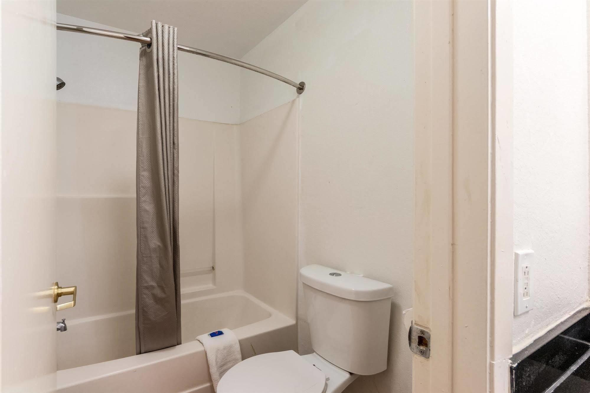 Motel 6 Seguin Tx Exterior photo
