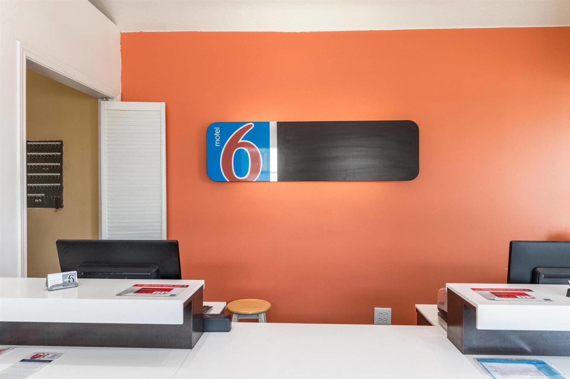 Motel 6 Seguin Tx Exterior photo